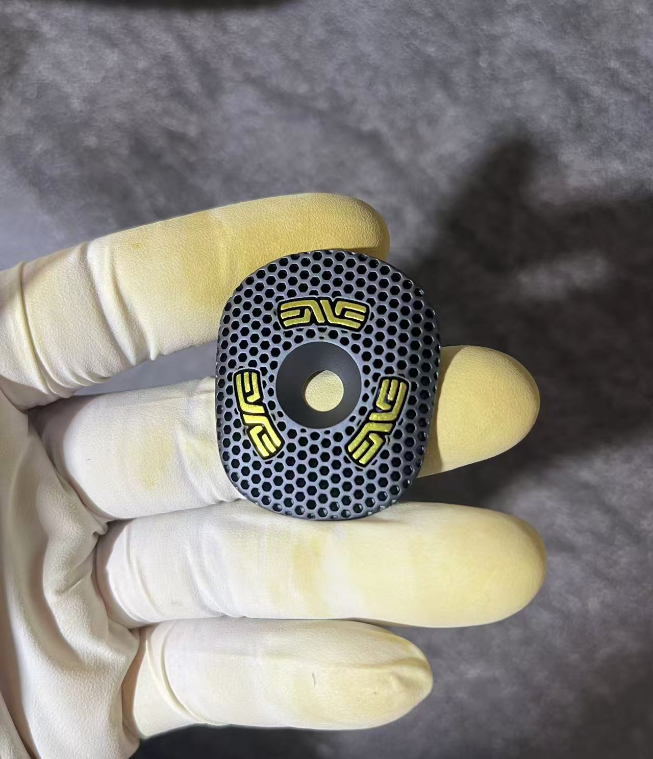 Customizable Titanium 3D-Printed Top Cap for ENVE SES Aero Pro / AR In-Route Handlebar – Color & Text Options