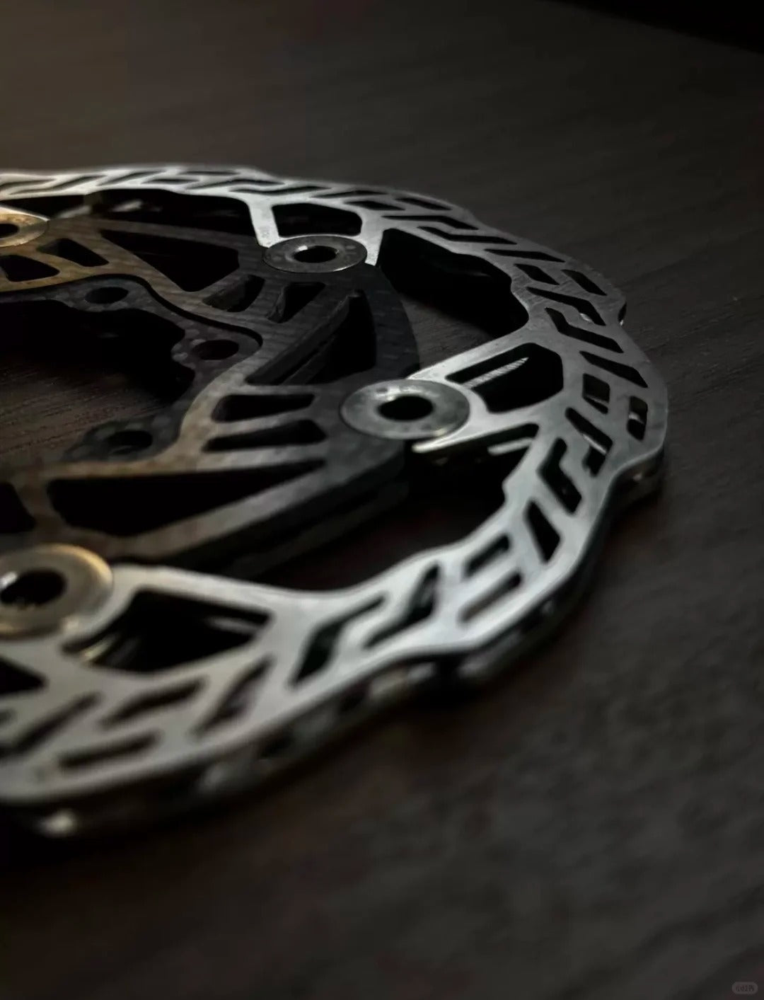 E-TI Rotor de frein à disque en carbone ultra-léger | 160mm / 140mm | 87g / 66g | Rivets en titane | Centerlock | Acier inoxydable CNC haute dureté