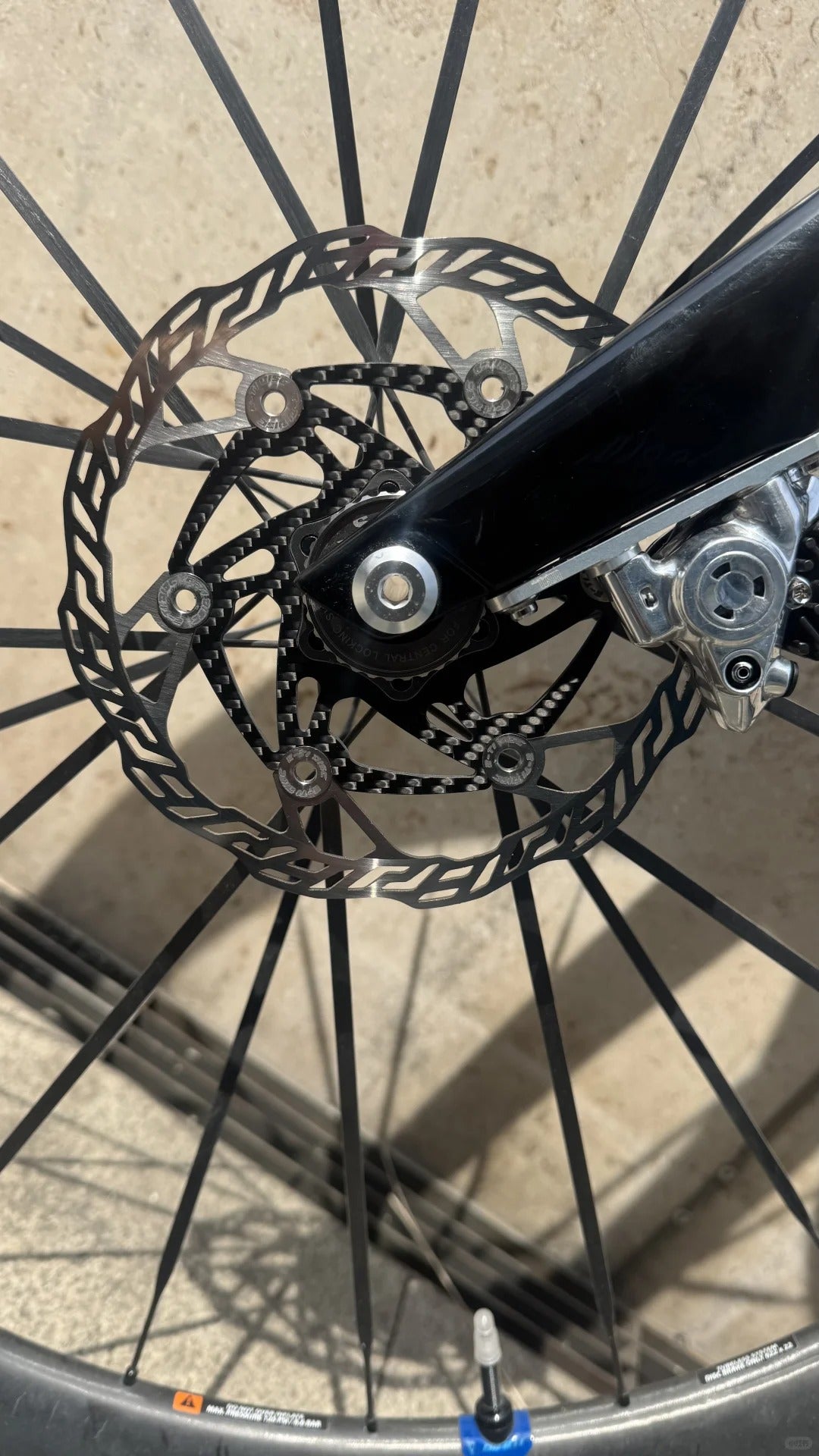 E-TI Rotor de frein à disque en carbone ultra-léger | 160mm / 140mm | 87g / 66g | Rivets en titane | Centerlock | Acier inoxydable CNC haute dureté