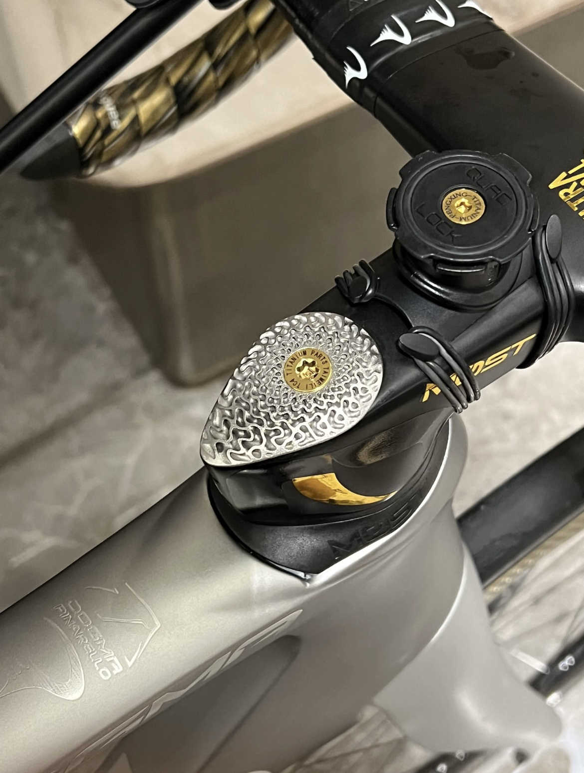3D-printed titanium stem cap, suitable for integrated road Pinarello Most bike handlebars, 1pcs