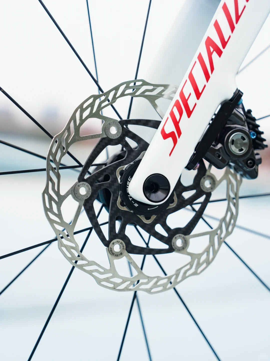 E-TI Rotor de frein à disque en carbone ultra-léger | 160mm / 140mm | 87g / 66g | Rivets en titane | Centerlock | Acier inoxydable CNC haute dureté