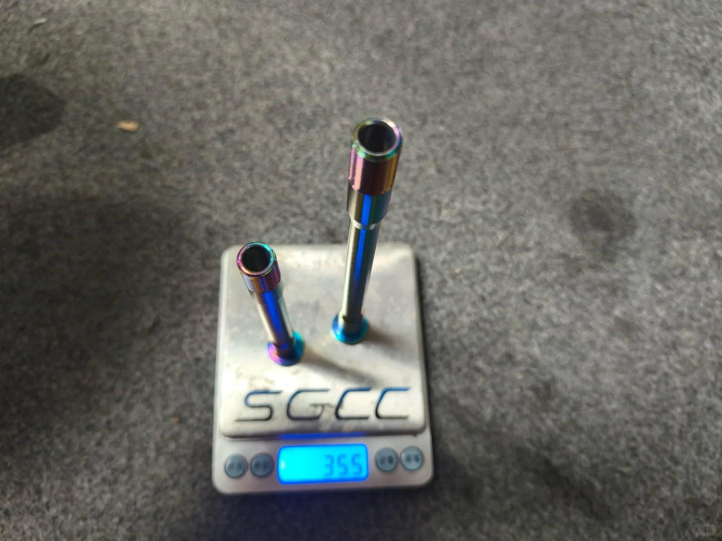 Custom Aluminum Thru Axle Kit for Quick Pro AR ONE / ER ONE – 35.5g, Anodized Colors