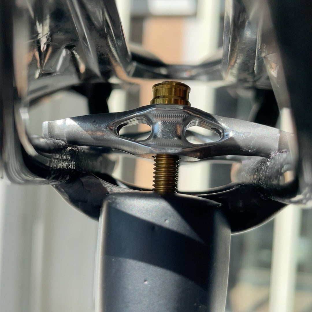 Hylix HY Carbon Seatpost Lightweight Clamp Kit – Compatible with Trek, Specialized Tarmac SL7/SL8, Pinarello, Canyon, Colnago, Giant, BMC