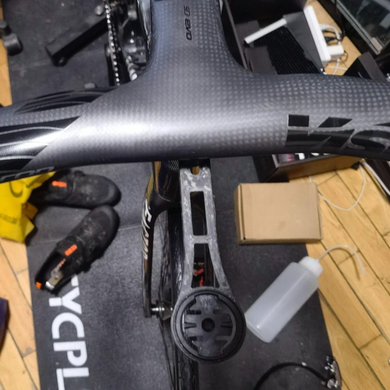 10g Ultra-light Carbon Fiber Computer Mount | Compatible with ENVE, Canyon Aeroad, Cervélo S5, Pinarello MOST, BMC ICS, Vision 5D/ARC, Scott Foil