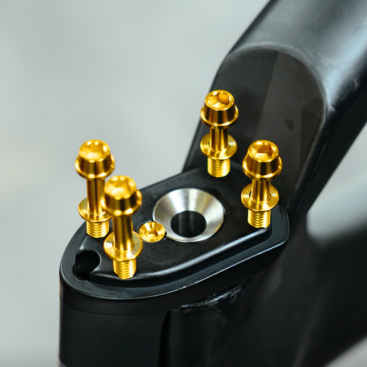 TiNE Titanium Upgrade Kit for Colnago Y1RS – Ultralight Steerer Expander & Titanium Bolt Set
